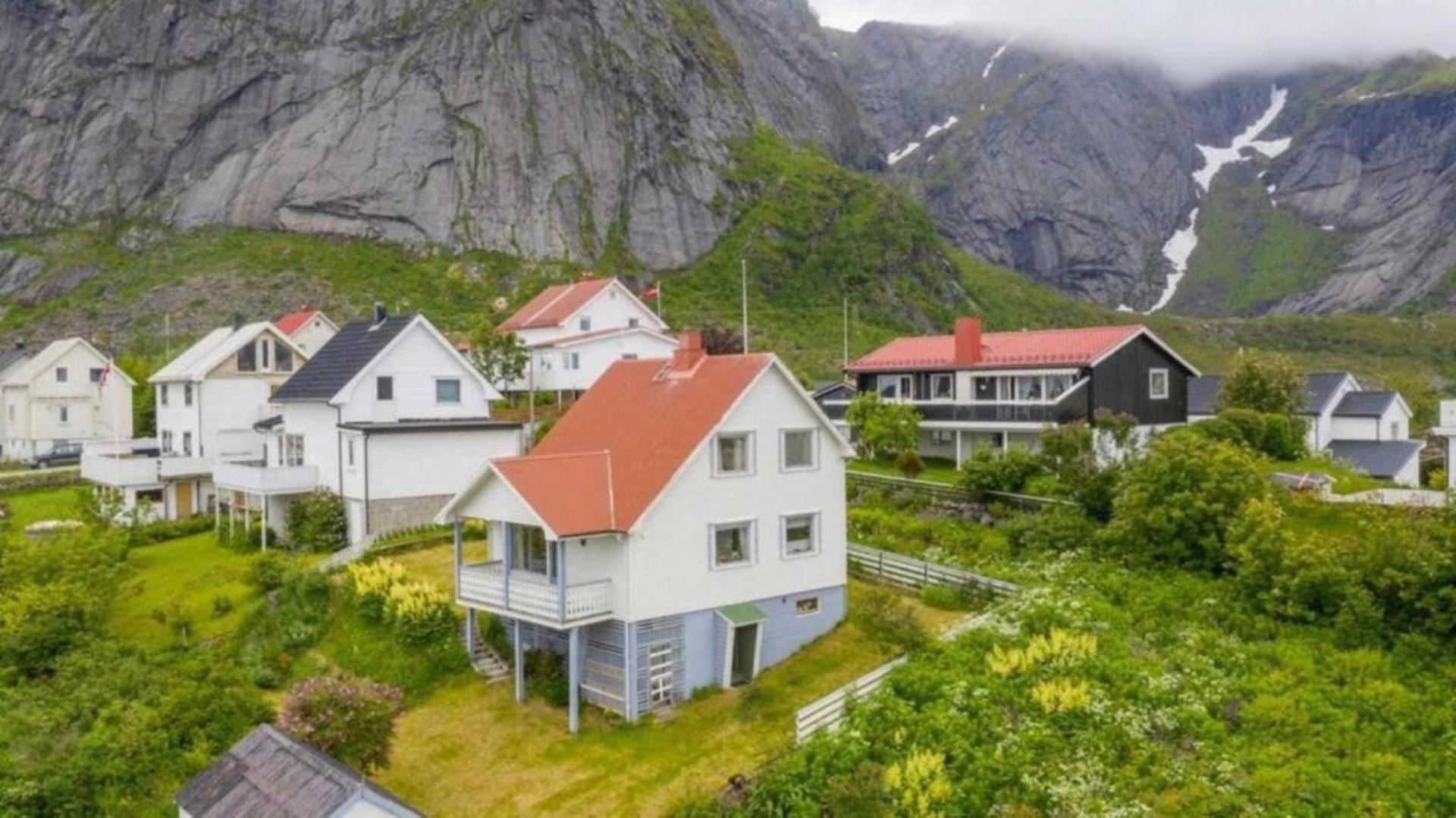 House By The Sea Reine, Lofoten Exterior photo